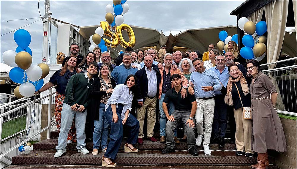 Cincuenta años no se cumplen… ¡se esculpen! La inolvidable sorpresa a Víctor García Villagordo