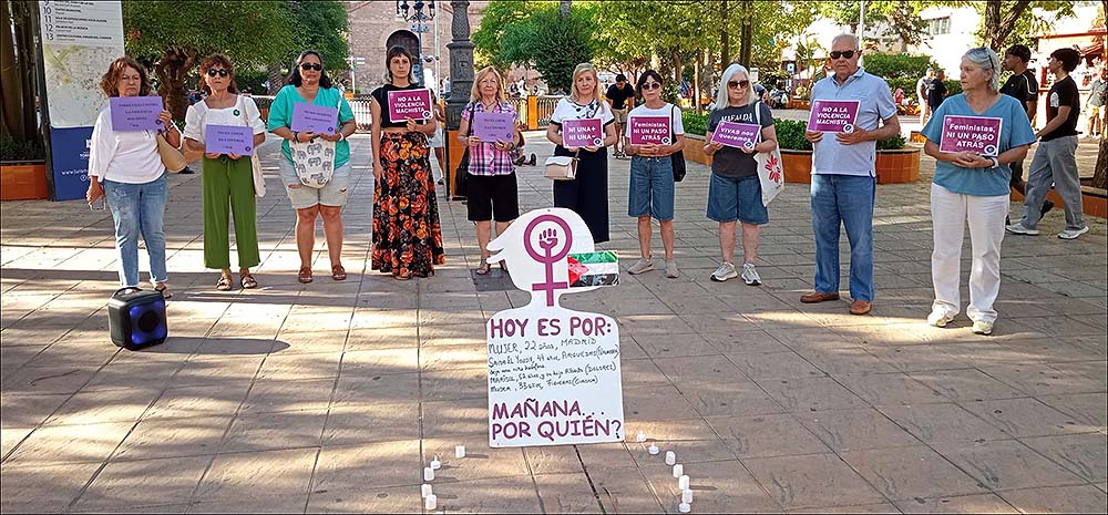 Concentración ciudadana contra la violencia machista tras los últimos crímenes de mayo