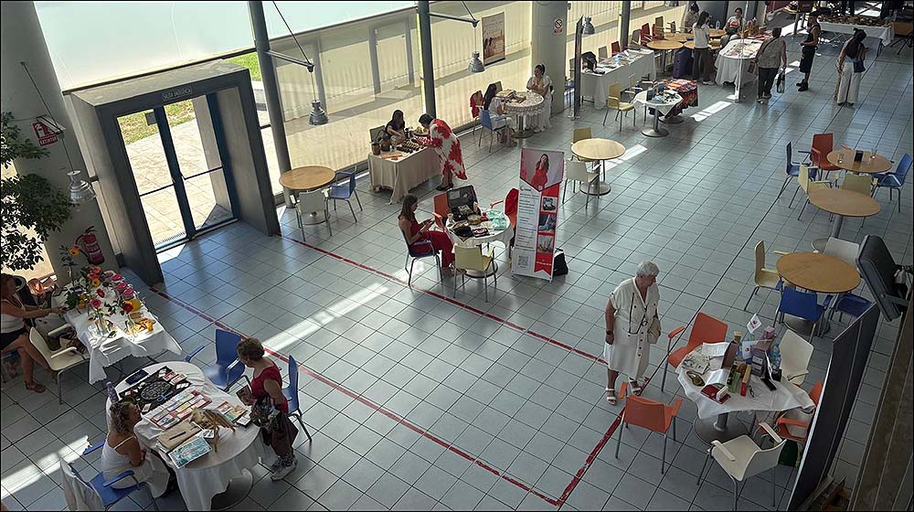 La Feria Holística de la Vega Baja abrió ayer sus puertas para vivir una experiencia única de bienestar y crecimiento personal