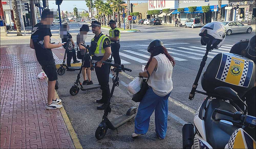 La Policía Local intensifica el control de patinetes eléctricos en Torrevieja y retira varios vehículos irregulares